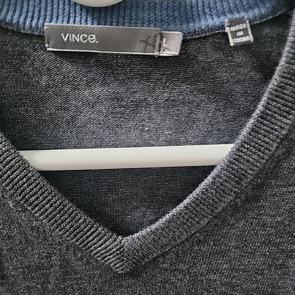 Vince Gray 100% Cotton V Neck Pullover Sweater Long Sleeve Mens Sz L - Picture 2 of 4
